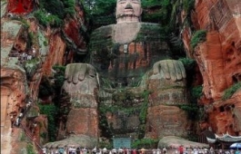 Tượng Lạc Sơn Đại Phật – Kỳ Quan Phật Giáo Khổng Lồ Tại Trung Quốc (UNESCO) Tượng Lạc Sơn Đại Phật – Kỳ Quan Phật Giáo Khổng Lồ Tại Trung Quốc (UNESCO)