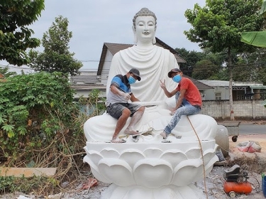 Hướng dẫn làm sạch Tượng Phật Composite bị ố vàng hoặc bám bụi bẩn