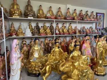 So sánh Tượng Phật Composite nhập khẩu và Tượng Composite sản xuất trong nước: Ưu nhược điểm từng loại