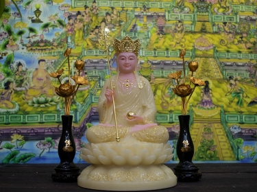 Hình tướng Tượng Địa Tạng ngồi kiết già và ý nghĩa sâu sắc