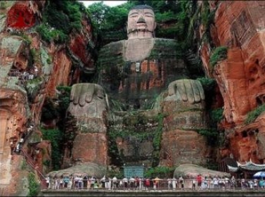 Tượng Lạc Sơn Đại Phật – Kỳ Quan Phật Giáo Khổng Lồ Tại Trung Quốc (UNESCO)