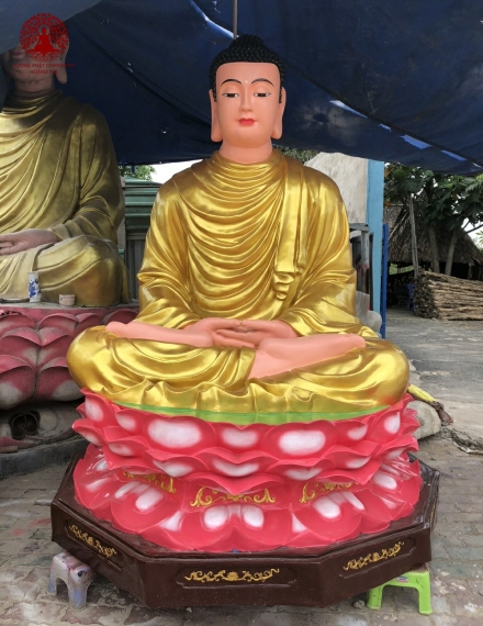 Tượng Bổn sư Thích Ca